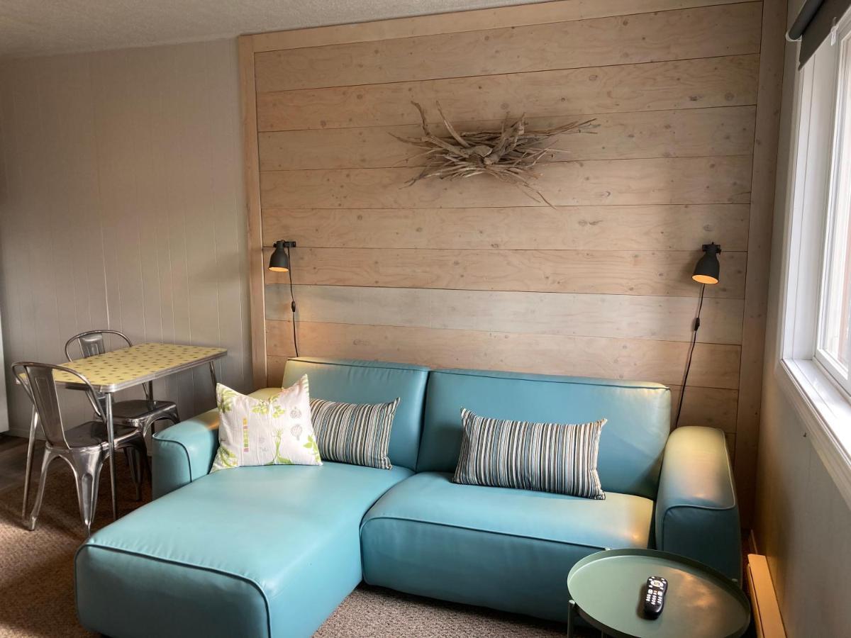Pinewood Inn Голден Экстерьер фото